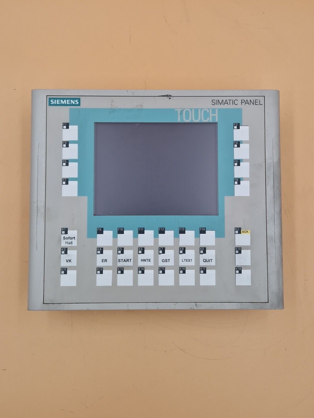 Siemens Panel 6AV6 642-0DA01-1AX1  OP177B 6AV6642-0DA01-1AX1 (Rahmen beschädigt)